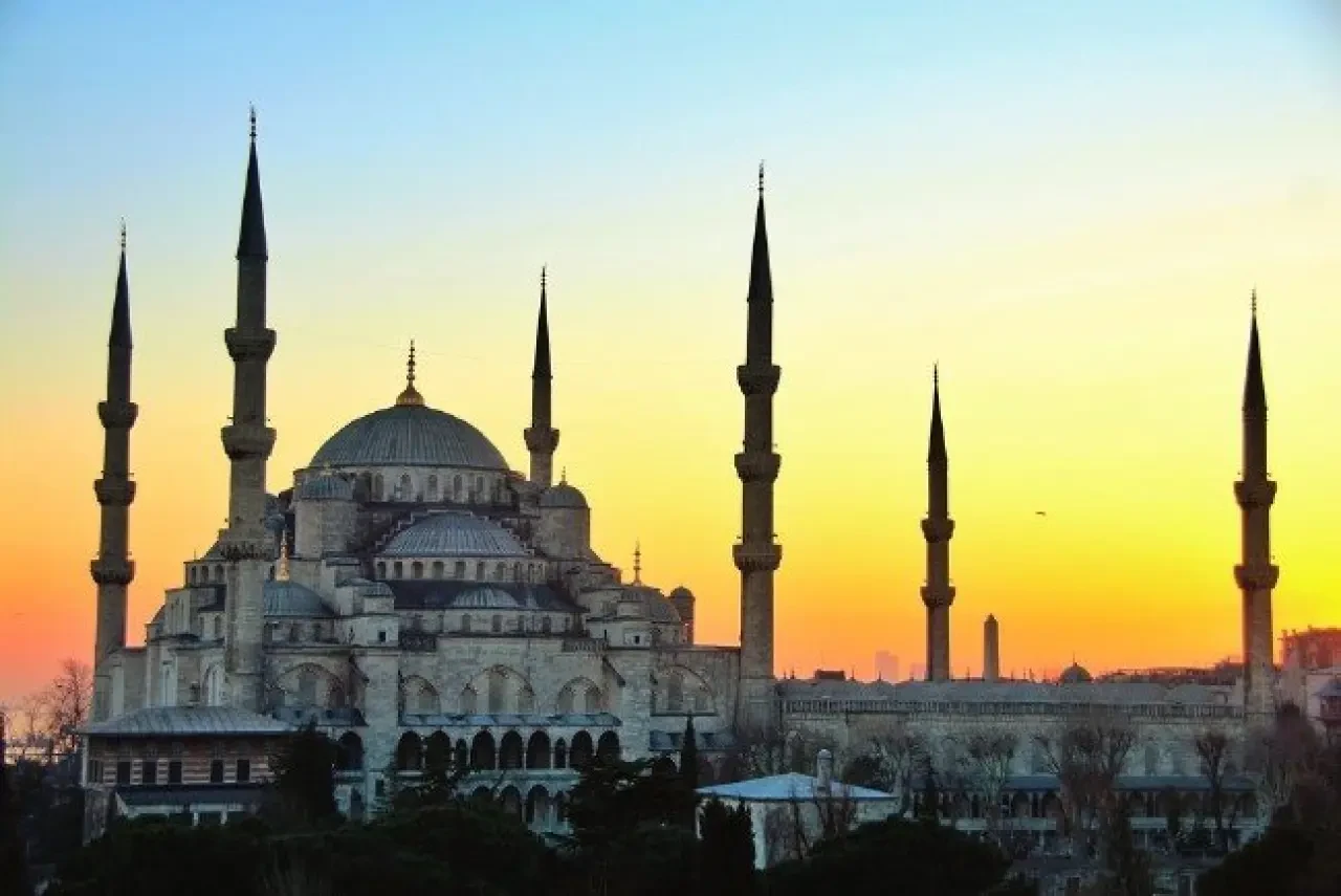 Sultan Ahmet Camii'nin neden 6 minaresi var? 9