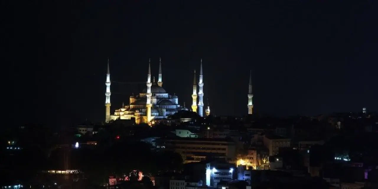 Sultan Ahmet Camii'nin neden 6 minaresi var? 19