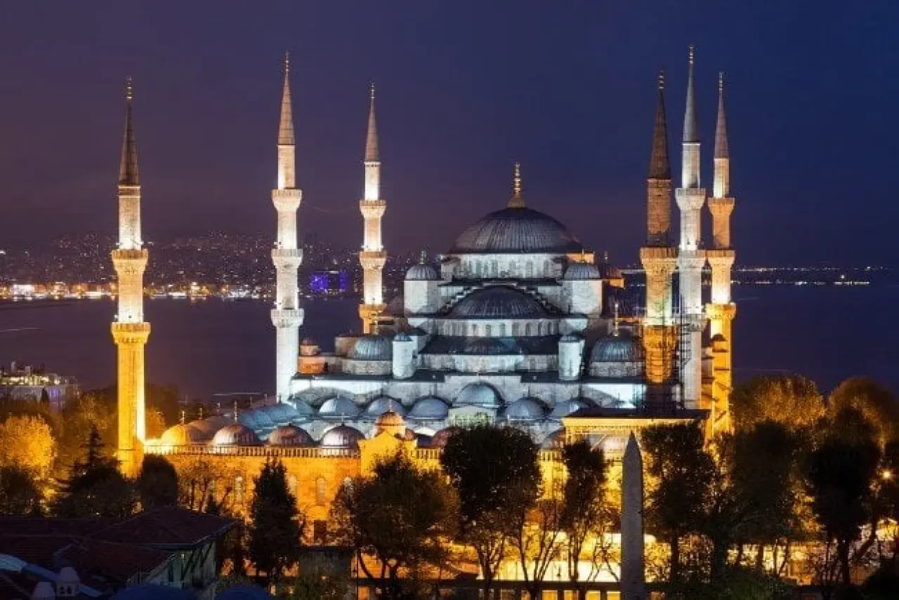 Sultan Ahmet Camii'nin neden 6 minaresi var? 16