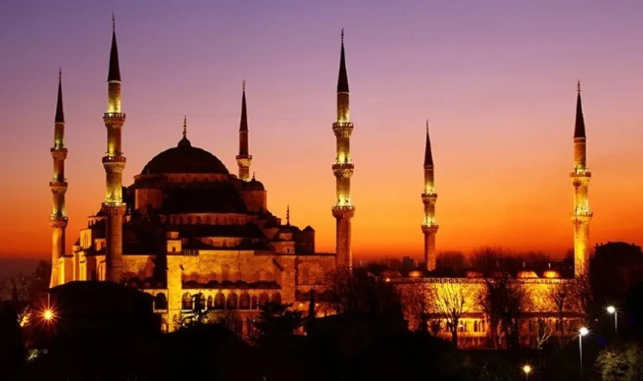 Sultan Ahmet Camii'nin neden 6 minaresi var? 1