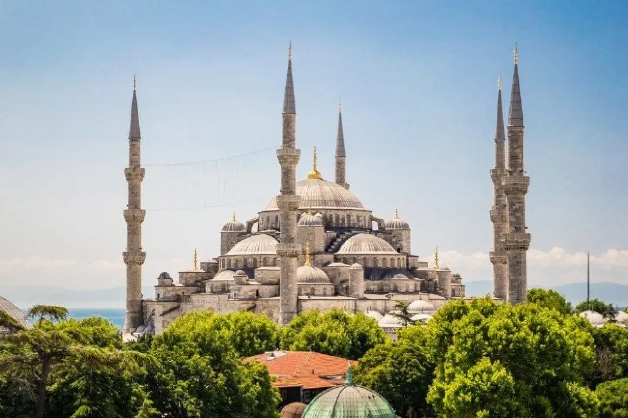 Sultan Ahmet Camii'nin neden 6 minaresi var? 8