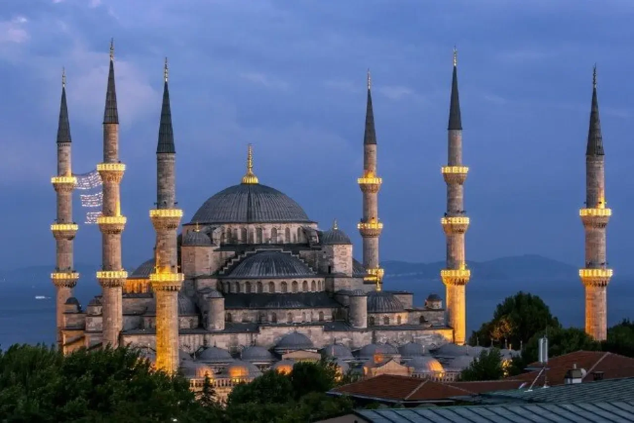 Sultan Ahmet Camii'nin neden 6 minaresi var? 11