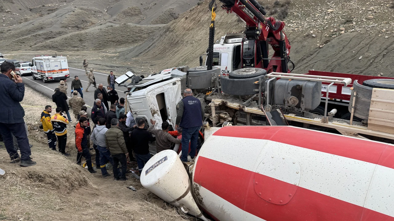 Kurtalan'da Beton Mikseri Devrildi: Sürücü Öldü