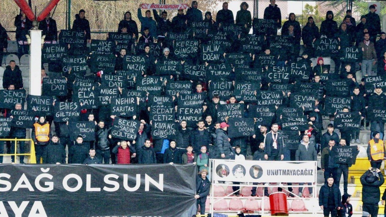 Boluspor taraftarı Kartalkaya yangınında hayatını kaybedenleri andı