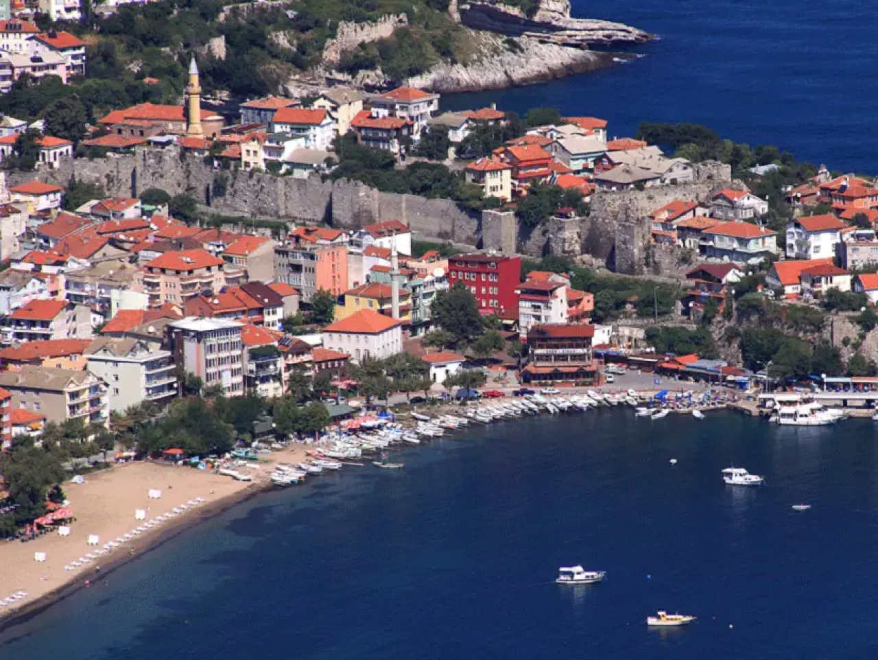 Karadeniz'in has ilçelerinden Amasra’da gezilecek yerler