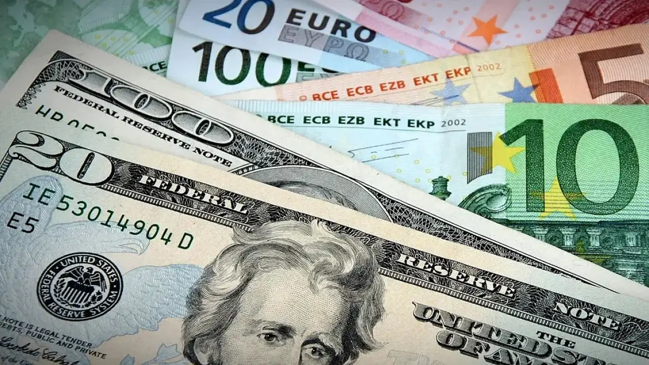 İstanbul Kapalıçarşı'da Dolar ve Euro Değerleri Güne Artışla Başladı