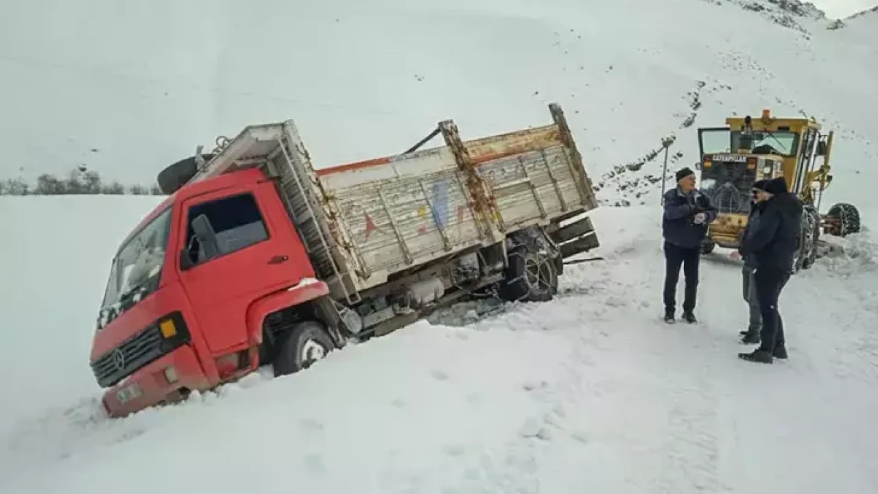 Van'da kardan kapanan 209 mahalle ve mezra yolu ulaşıma açıldı