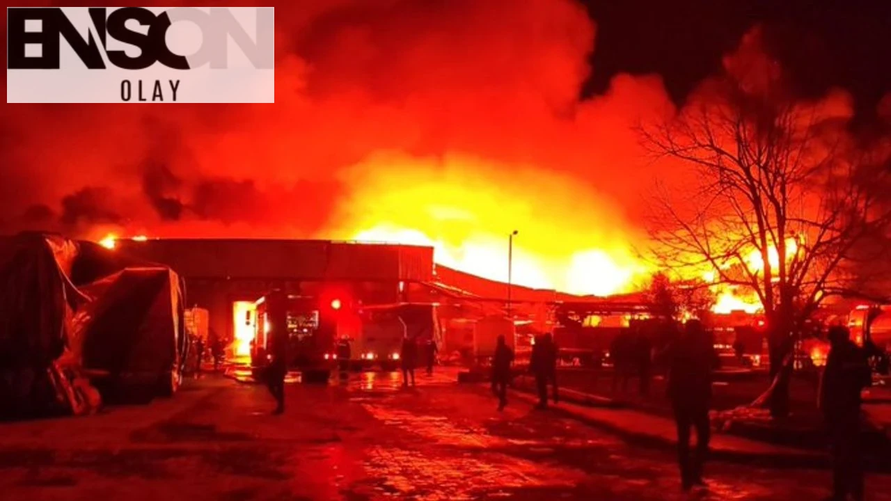 Afyonkarahisar’da fabrika yangını söndürme çalışmaları sürüyor