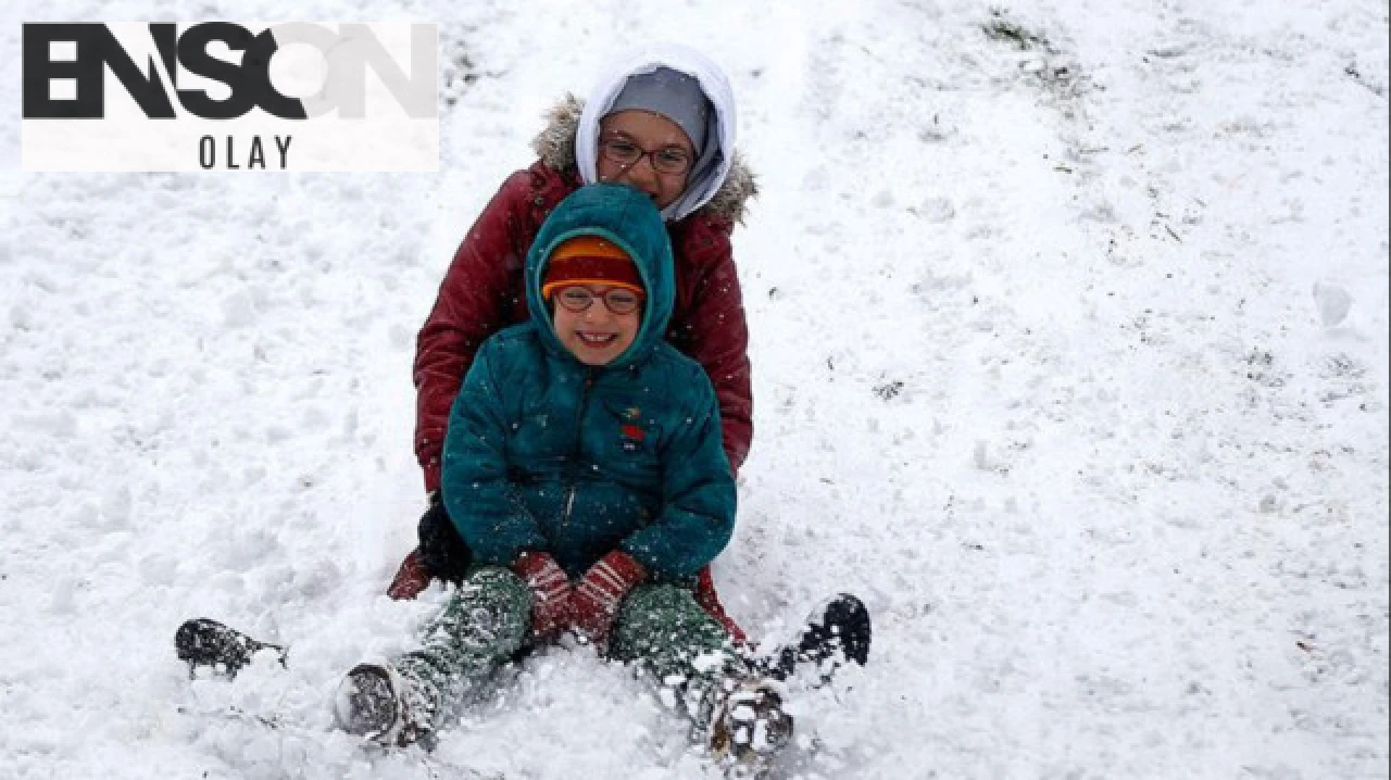 Kuzey ve İç Anadolu'da etkili olan kar yağışı yarın okulları tatil ettiriyor. Valilikler kar açıklaması yapıyor.