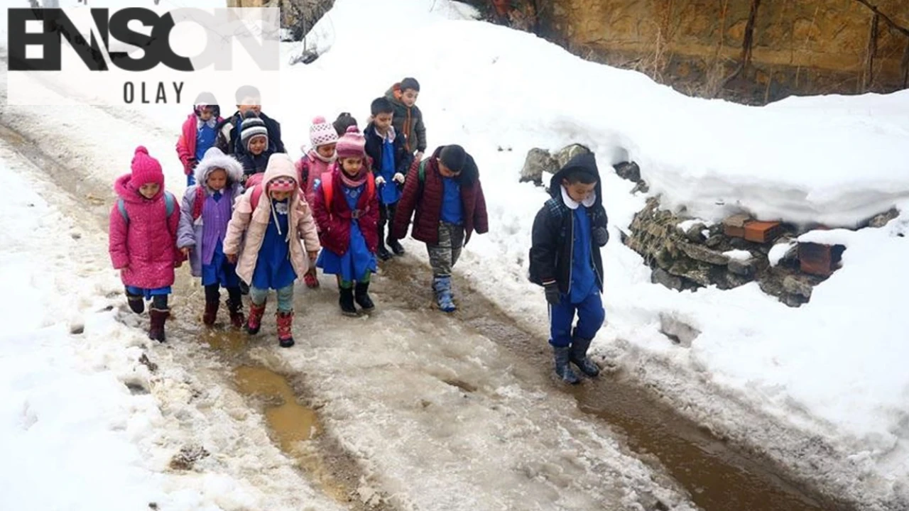 Bayburt'ta Kar Yağışı Bekleniyor: Okulların Durumu Belli Oldu!