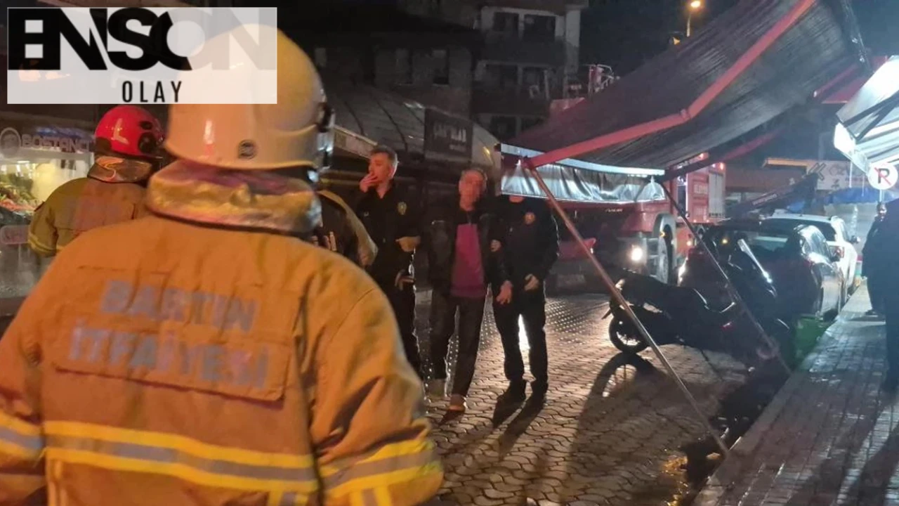 Bartın'da Yangın Olayı Esnasında İntihar Girişiminde Bulunan Zihinsel Engelli Bireye Polis Müdahale Etti