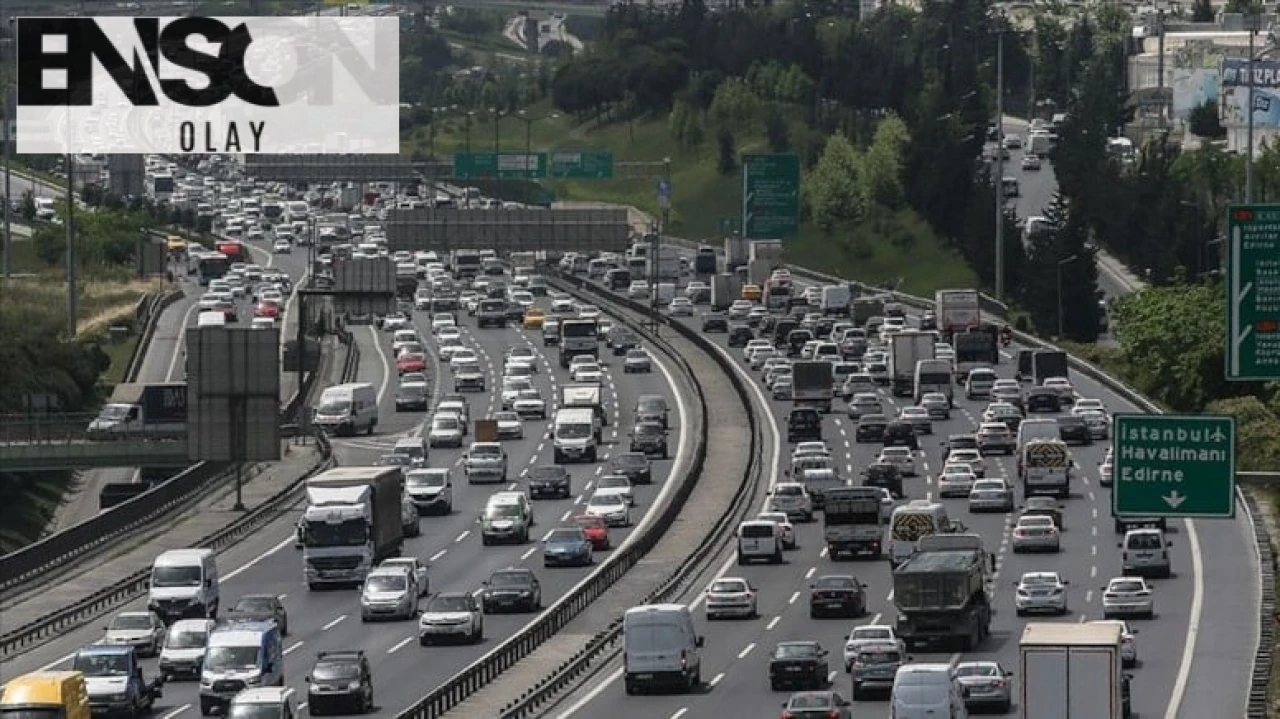 İstanbullulara bugün de trafik çilesi var. İşte trafiğe kapatılan caddeler...