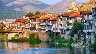 Amasya Gezilecek Yerler: Tarihi ve Doğal Güzellikleriyle Büyüleyen Yeşilırmak Nehri’nin Kıyısında Unutulmaz Bir Seyahat Deneyimi