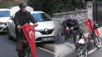 Emekli vatandaş imamoğlu'nun evinin önünde nöbet tutmaya başladı: 'Torunuma hesap veremeyeceğim'