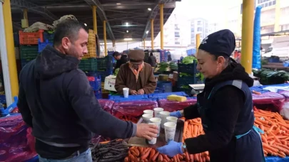 Aydın'da 7 ilçedeki pazarlarda vatandaşlara sıcak çorba ikramı