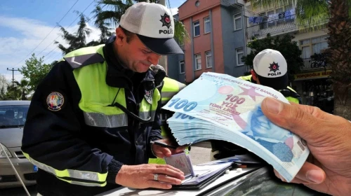 Trafikte bunu yapanın vay haline! 81 bin TL para cezası var