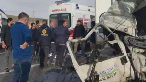 Van’da feci kaza! 7 kişi öldü, çok sayıda yaralı var