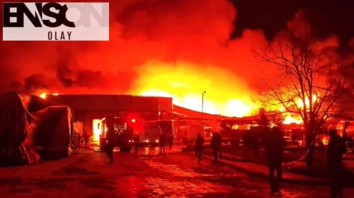 Afyonkarahisar’da fabrika yangını söndürme çalışmaları sürüyor